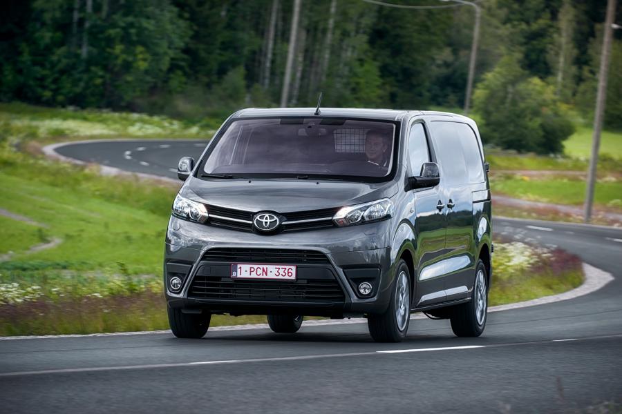  Toyota ProAce Van 2016 года  (фото 17 из 44)